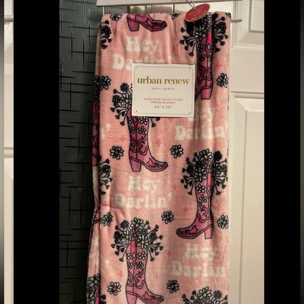 NWT Urban Renew “Hey Darlin’” Cowgirl Floral Boots Throw Blanket